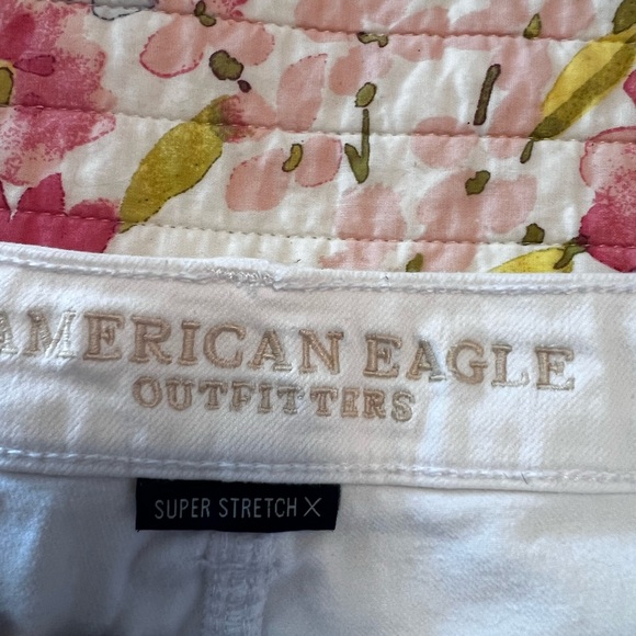 American Eagle Outfitters White Distressed Jean Shorts - Picture 4 of 6
